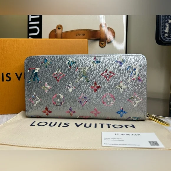 Louis Vuitton•Garden Monogram Zippy Wallet - RARE 🦄 - Picture 5 of 6